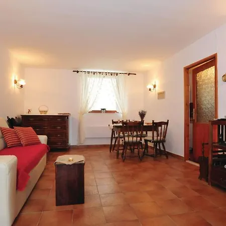 Stone House With Garden, Seaview !! Casa de Férias Trogir