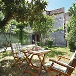 بيت للعطل Stone House With Garden, Seaview !! *