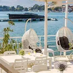 Stone House With Garden, Seaview !! بيت للعطل